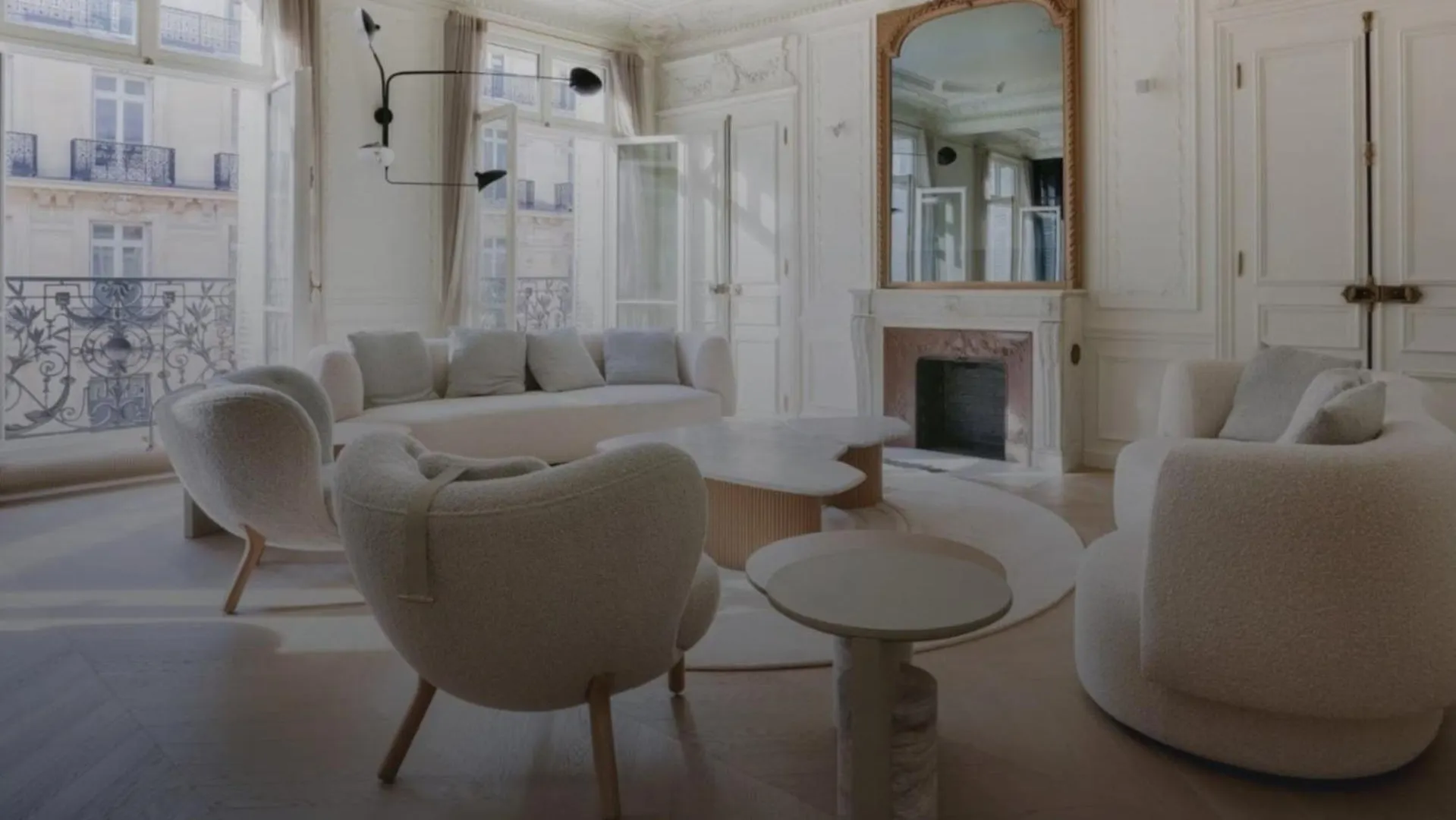 Rue De La Sourdiere In Apartment